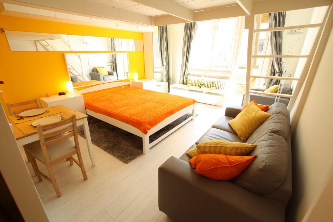 Sunny Studio With Balcony In Party District Βουδαπέστη Εξωτερικό φωτογραφία