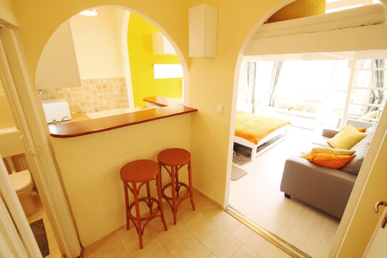 Sunny Studio With Balcony In Party District Βουδαπέστη Εξωτερικό φωτογραφία
